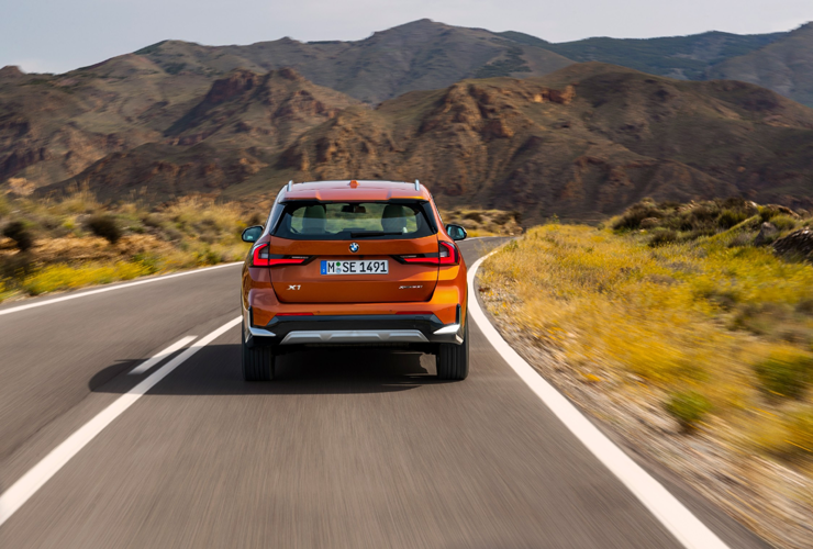 P90465598_lowRes_the-all-new-bmw-x1-x740x500